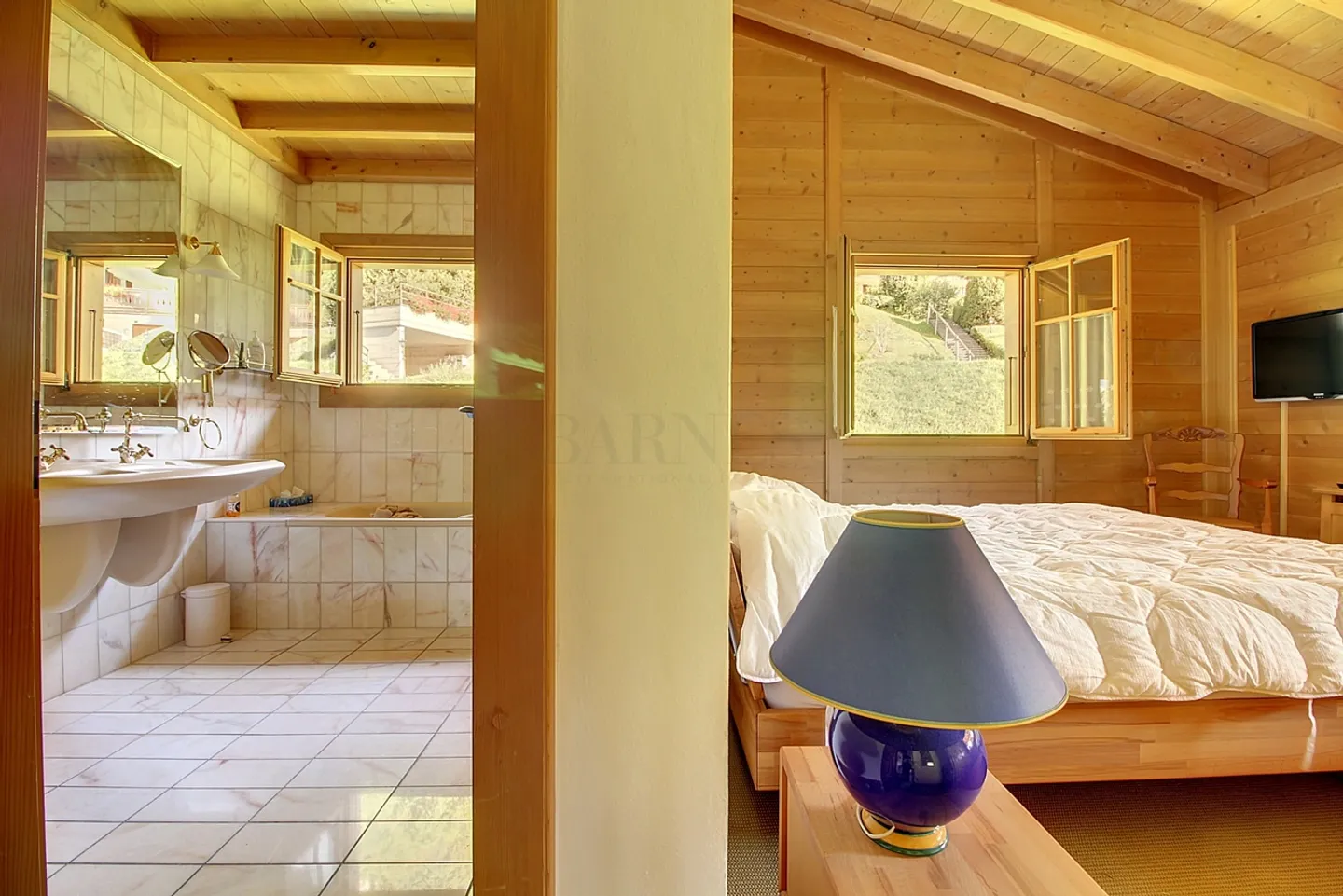 Magnificent duplex apartment on the heights of the village - Photo 9 of 12