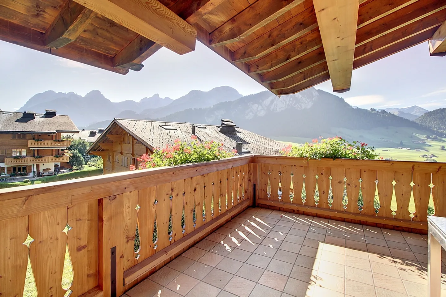 Magnificent duplex apartment on the heights of the village - Photo 10 of 12
