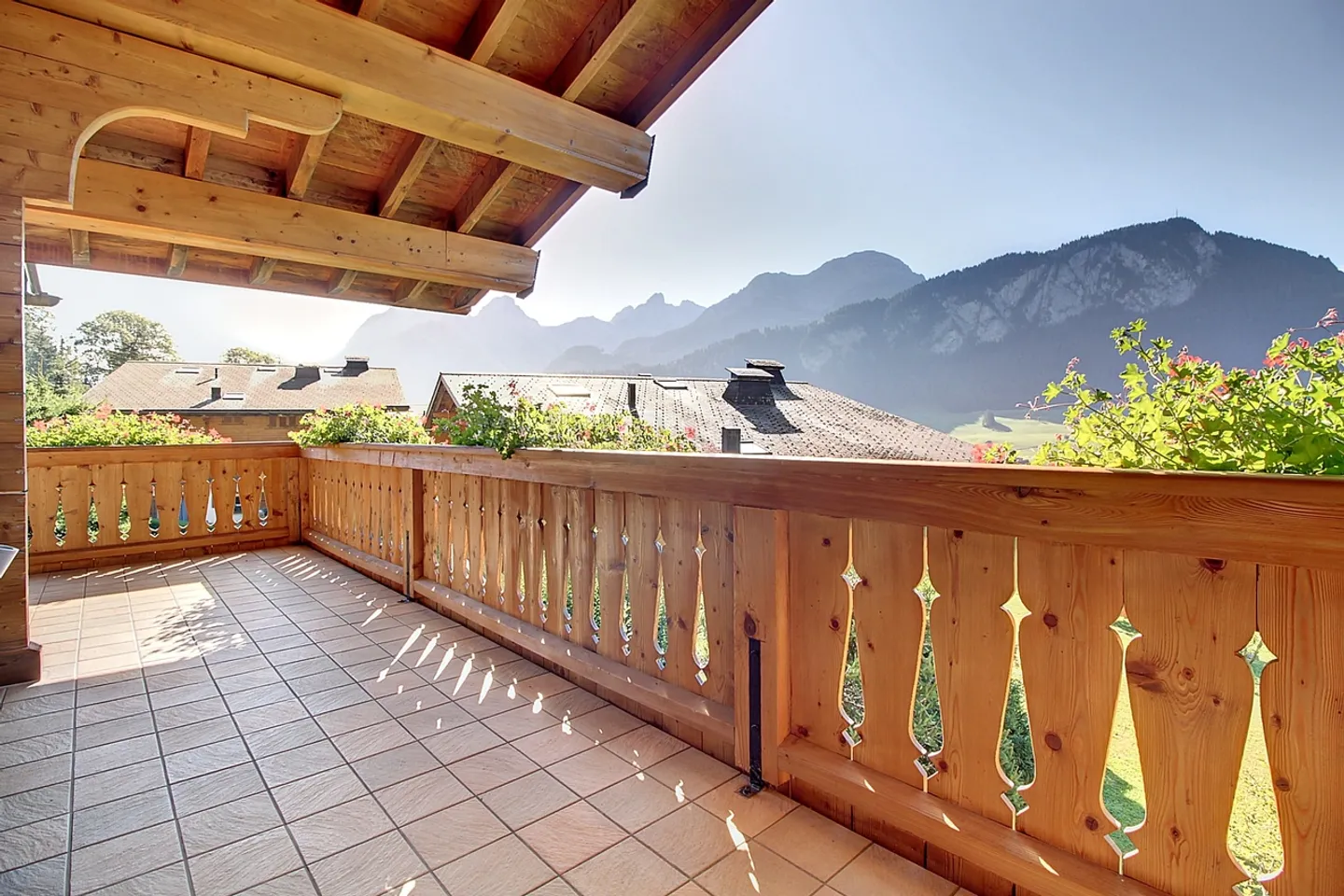 Magnificent duplex apartment on the heights of the village - Photo 11 of 12