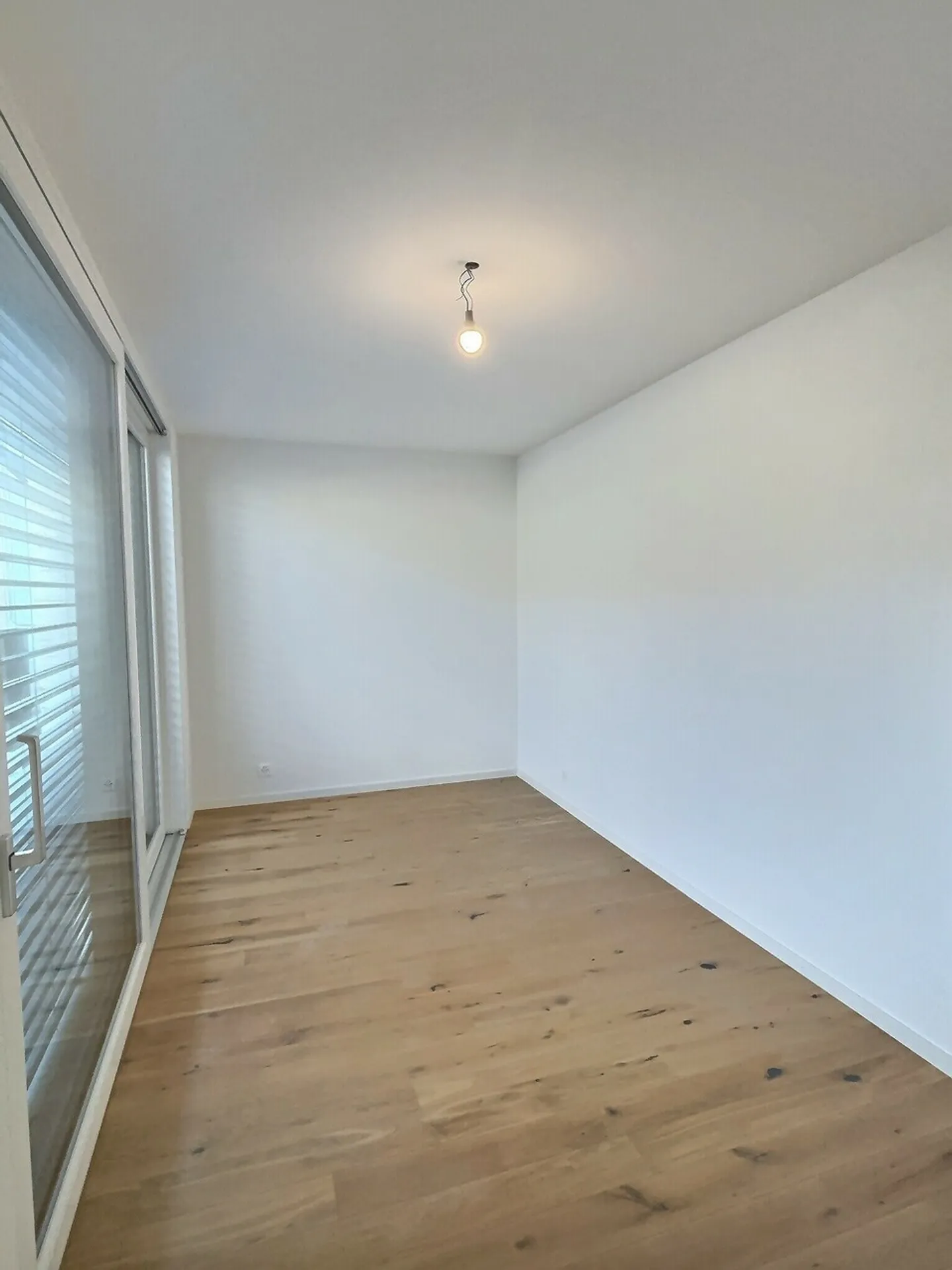 24 29 Magnifico appartamento di 4.5 stanze al piano terra - Grande terrazza - Foto 12 di 16