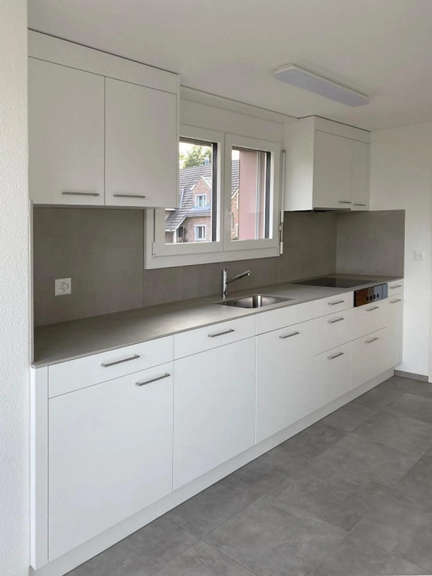 4.5 room apartment with balcony and lake view - Photo 3 of 8
