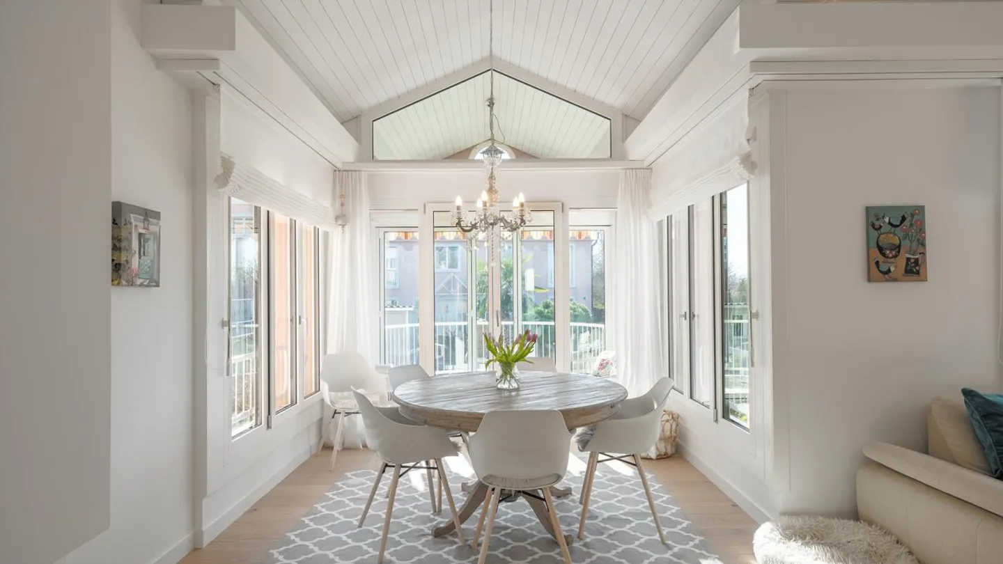 Appartement de 4.5 pièces attrayant et très bien entretenu sur une colline avec une vue imprenable - Photo 8 sur 15