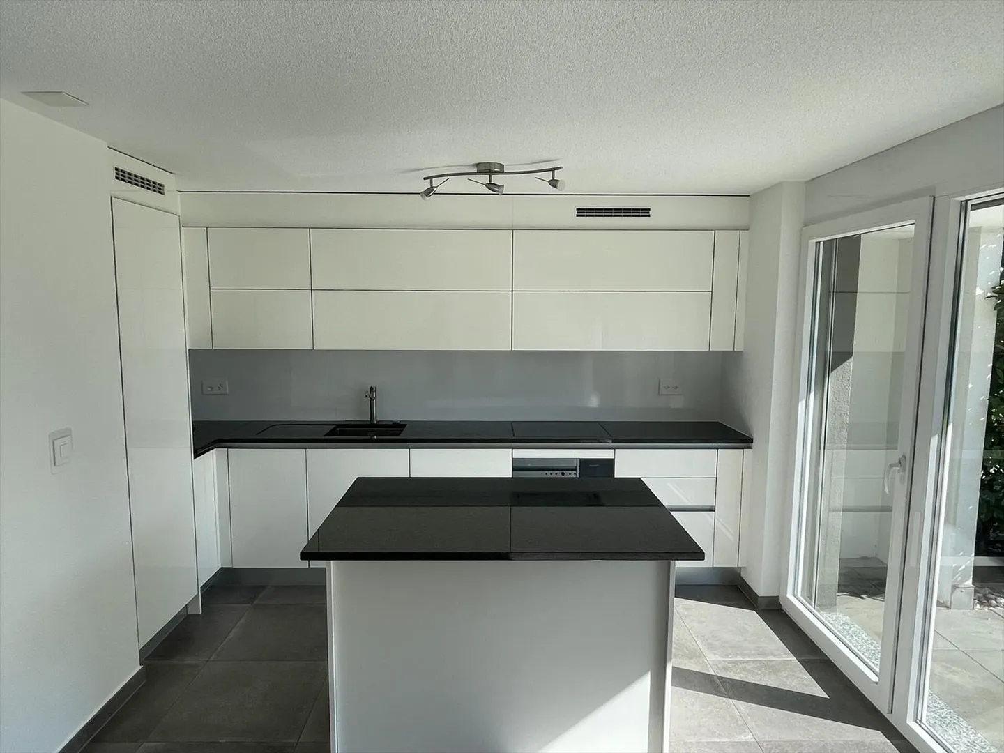 Adjacent Villa with 5 Rooms in Vétroz - Photo 4 of 13