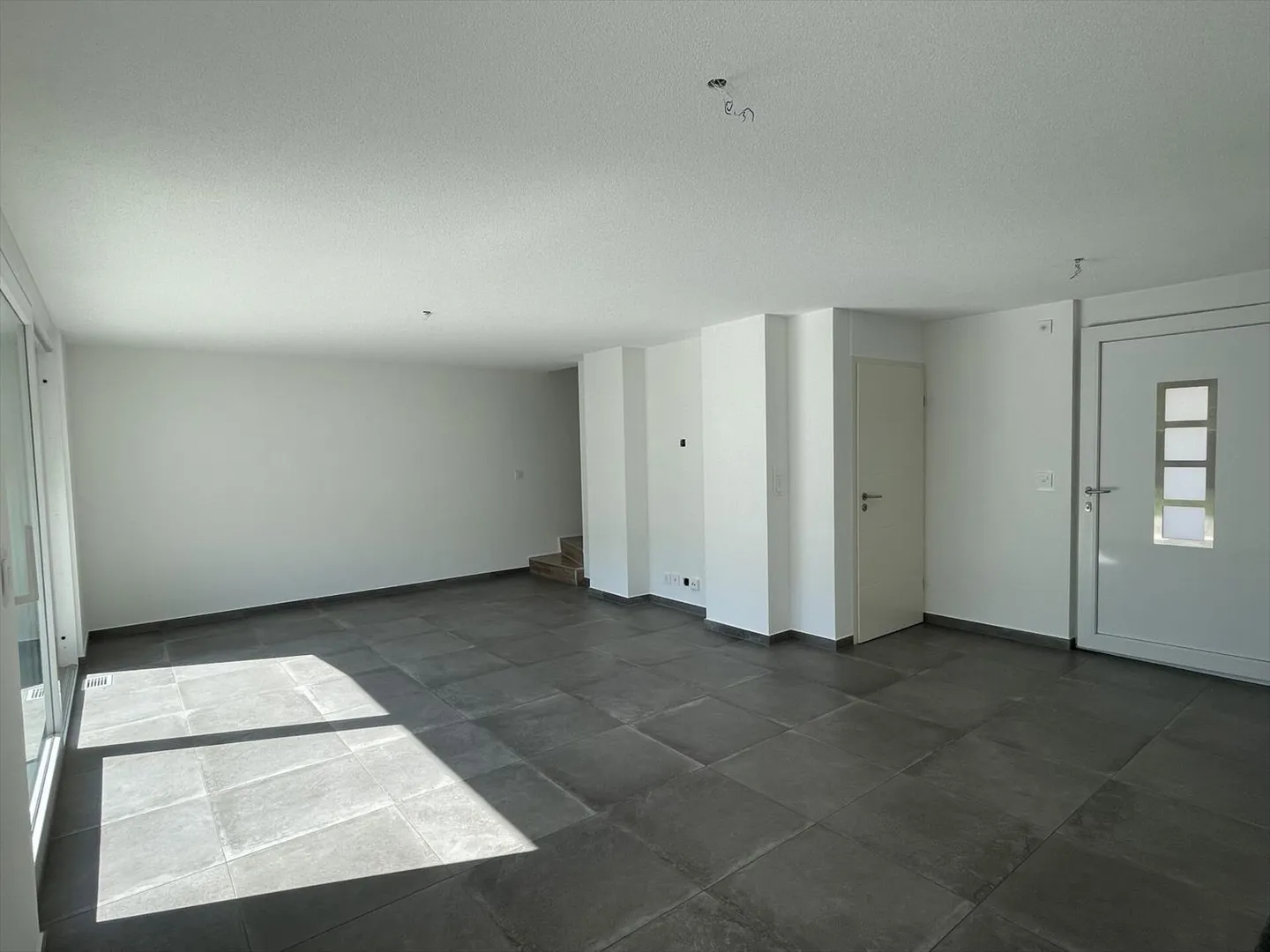 Adjacent Villa with 5 Rooms in Vétroz - Photo 5 of 13
