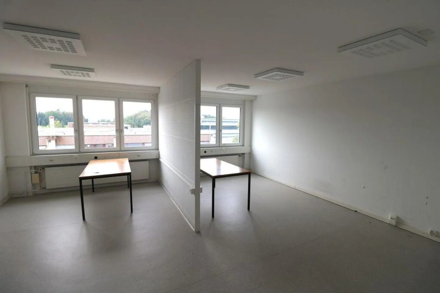 Spazio ufficio moderno in affitto - Foto 8 di 12