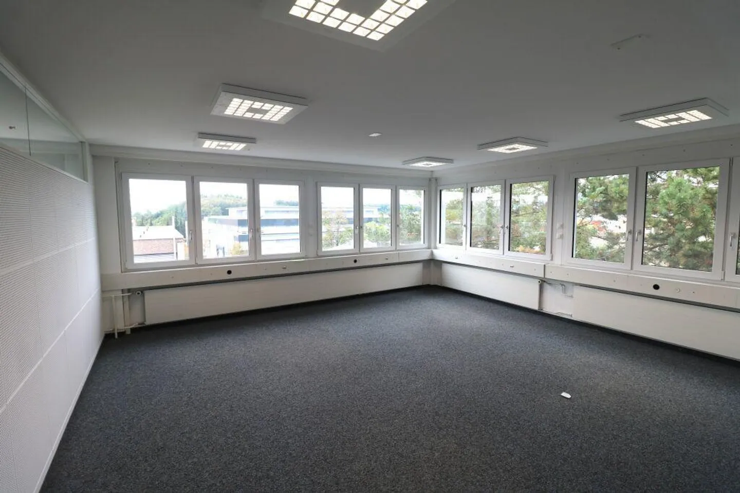 Spazio ufficio moderno in affitto - Foto 9 di 12