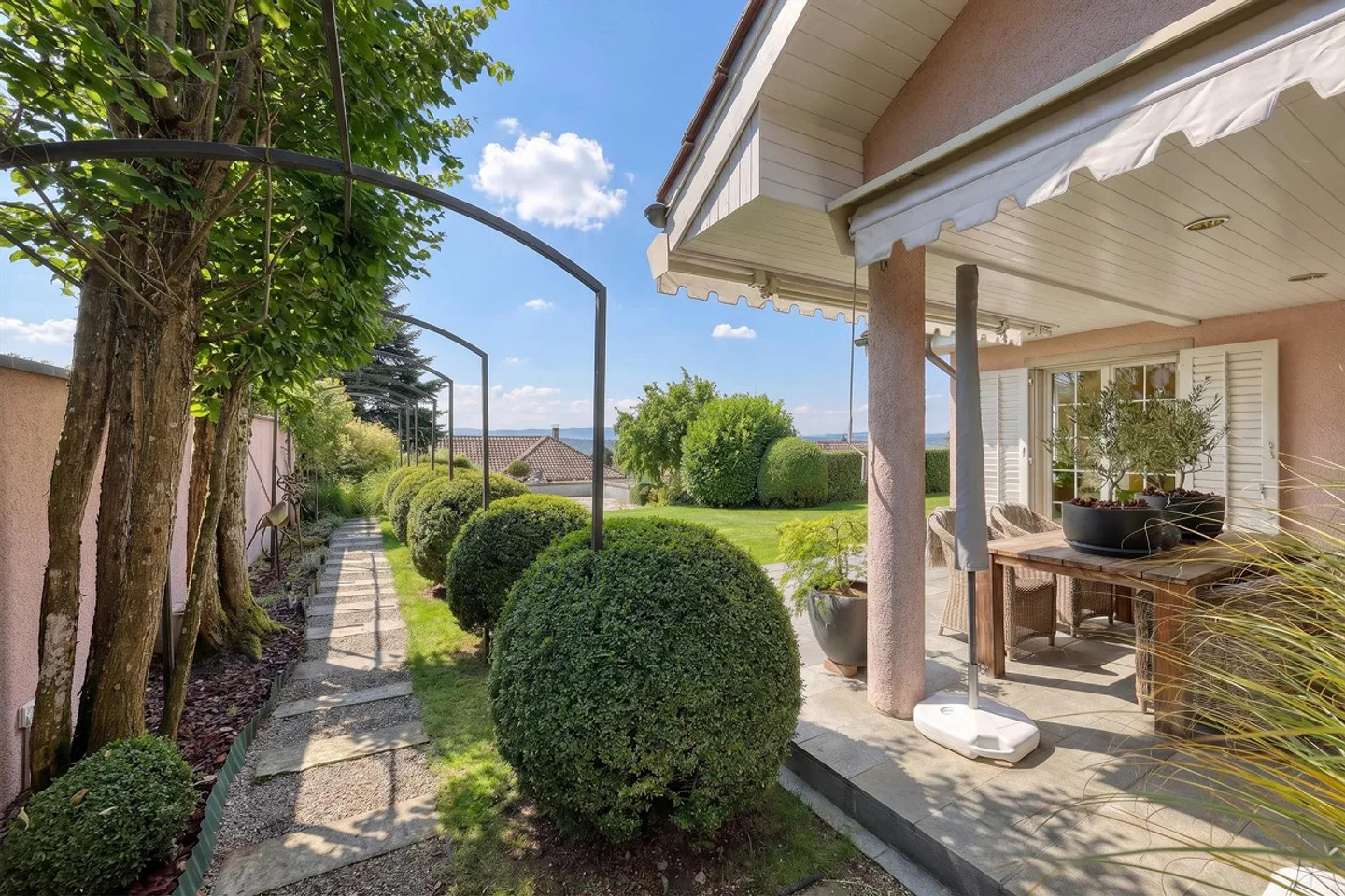Exklusives Einfamilienhaus in Zufikon - Foto 3 von 8