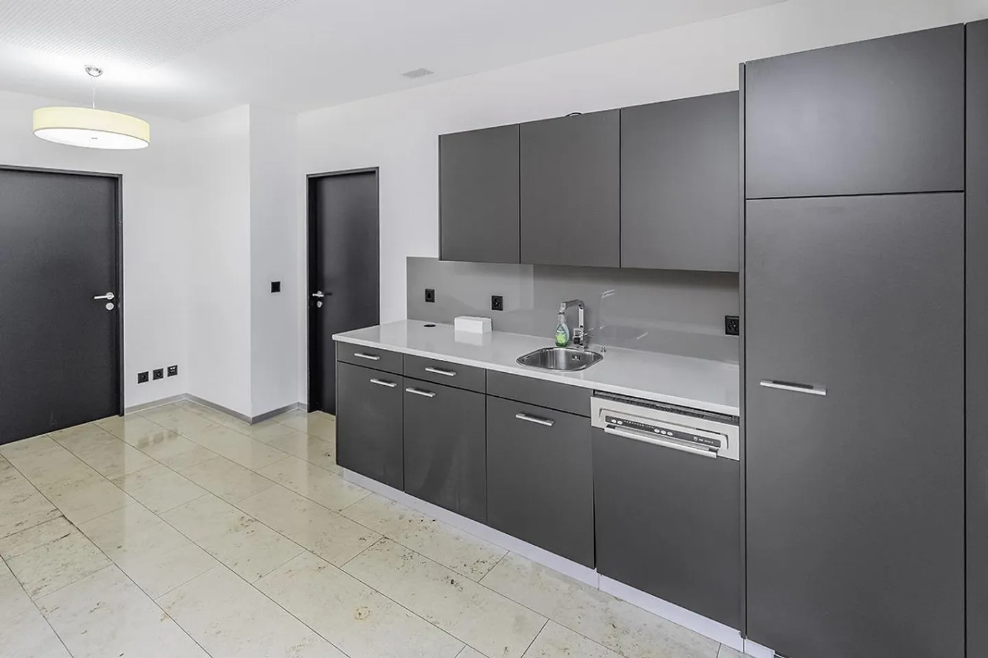 Exclusive offices at Zollikerstrasse 183 in 8008 Zurich - limited term - Photo 7 of 9