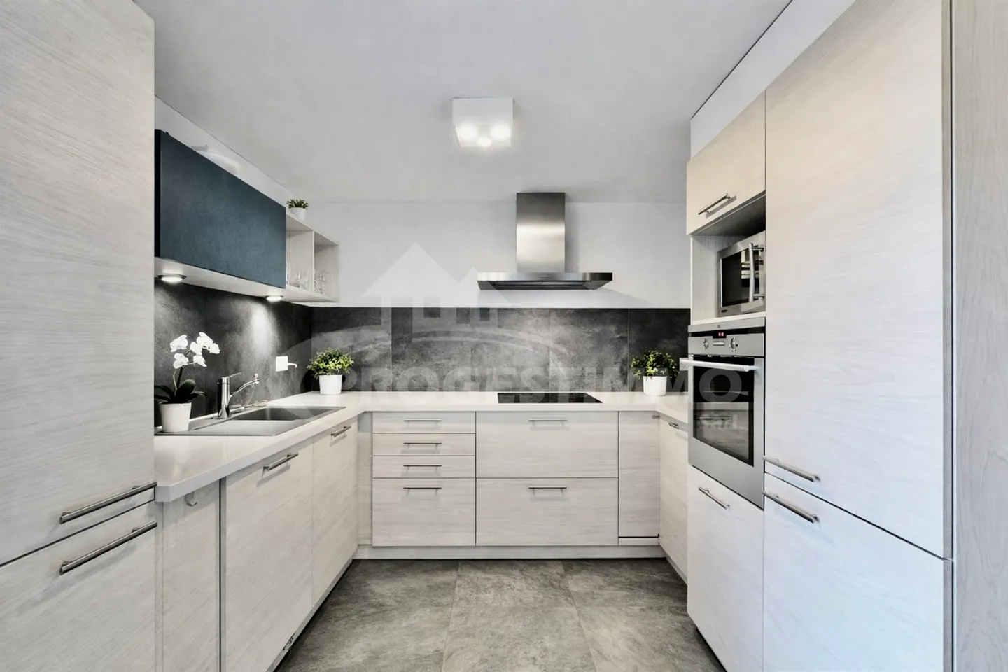 SCHÖNE 3,5-ZIMMER-WOHNUNG VOLLSTÄNDIG RENOVIERT - Foto 4 von 8