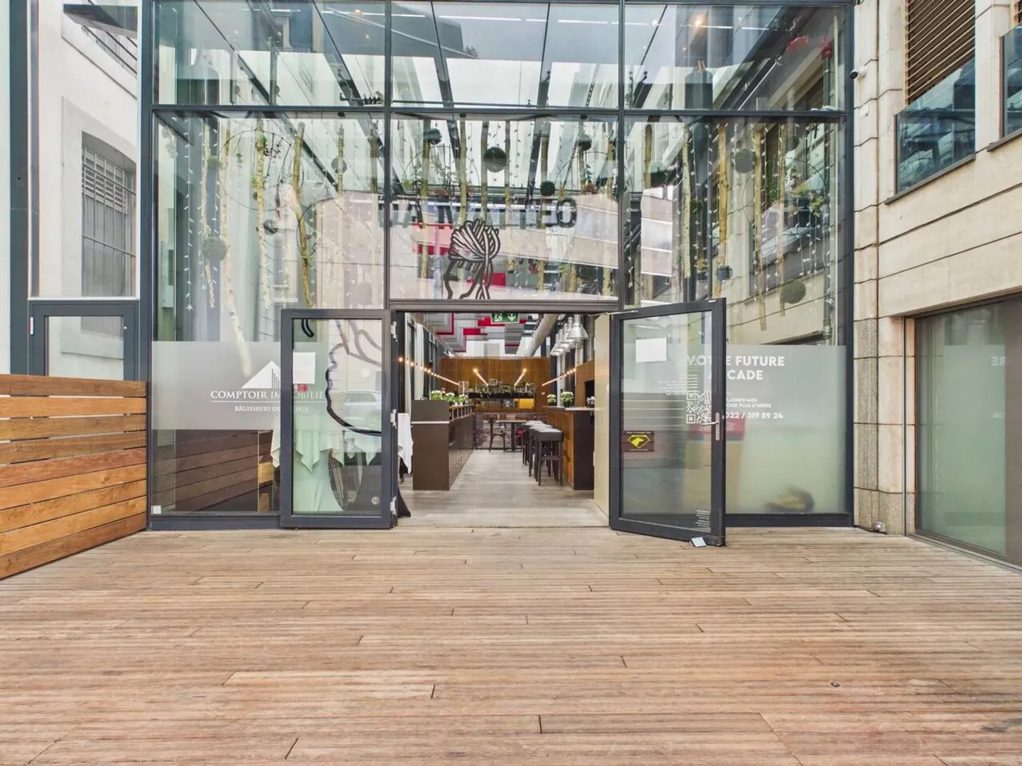 Espace Commercial avec Terrasse - Photo 2 sur 13