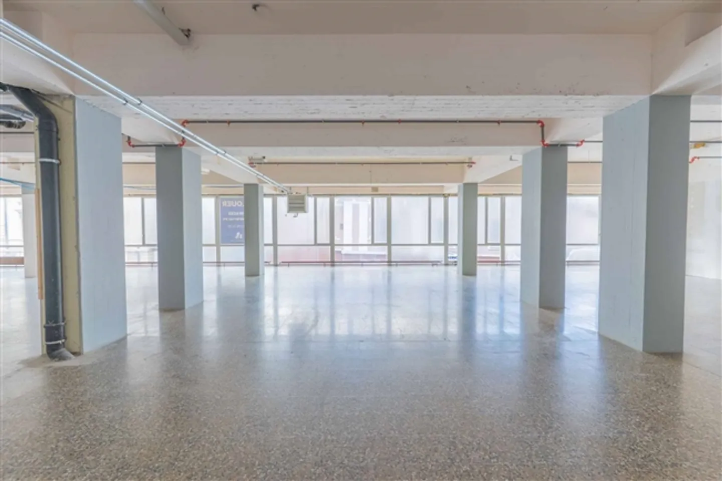 «Depot, Lager von 100 m2 zu vermieten in Le Locle» - Foto 2 von 3