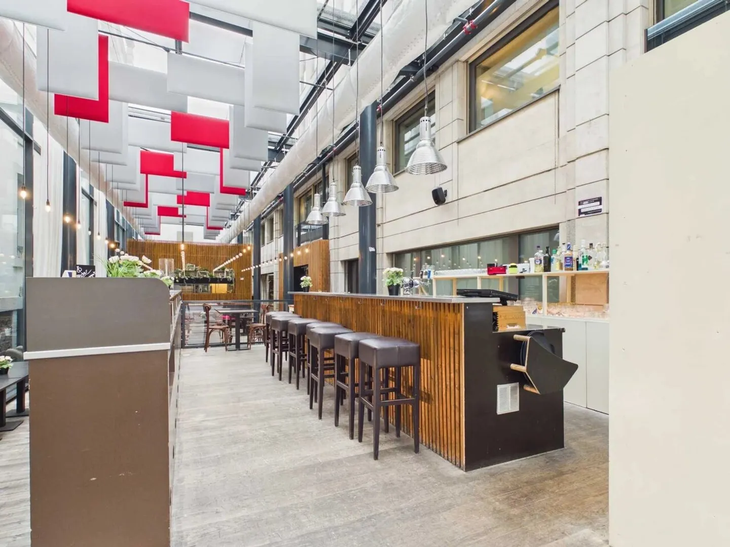 Espace Commercial avec Terrasse - Photo 4 sur 13