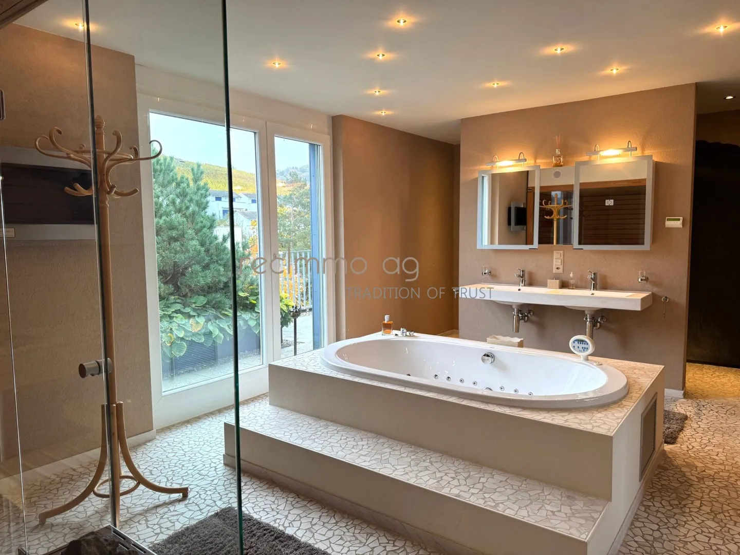 Exclusive 5.5-room apartment with 300 m² terrace in Döttingen - Space, comfort, and style at the highest level - Photo 3 of 11