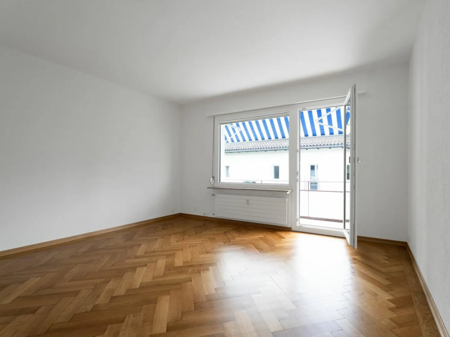 Freshly renovated 4-room apartment in District 6 - Photo 7 of 13