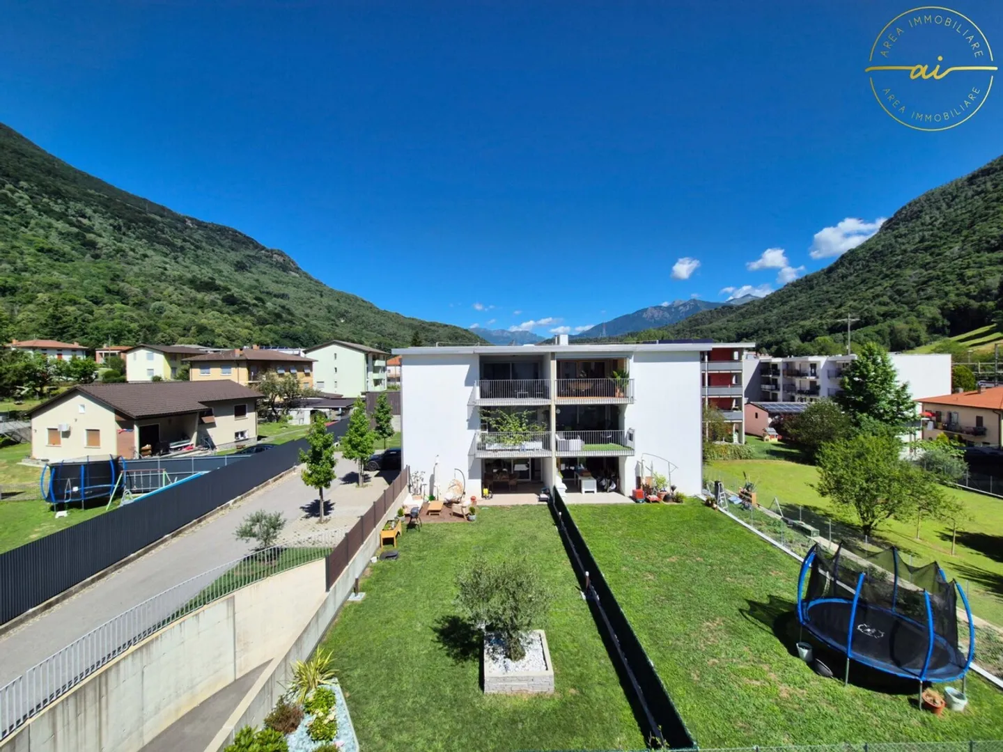 BRIGHT 3-ROOM APARTMENT WITH OPEN VIEW IN RIVERA - Photo 2 of 13