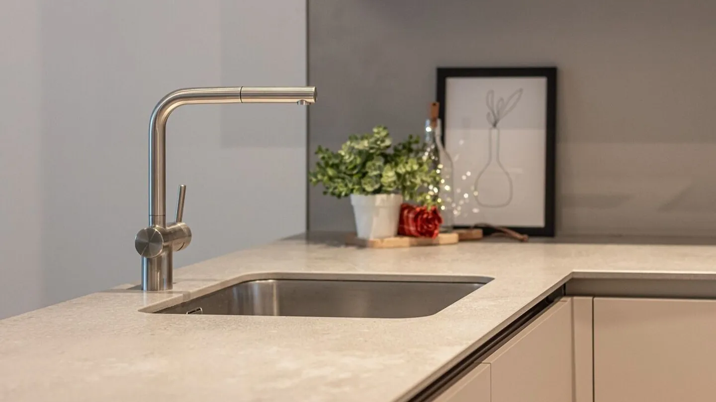 Moderne und ruhige Räume - 3.5 Zimmer in einer exklusiven Residenz am Stadtrand   | Spazi Moderni e Sereni - 3.5 Locali in Residenza Esclusiva ai Confini della Città - Foto 9 von 13