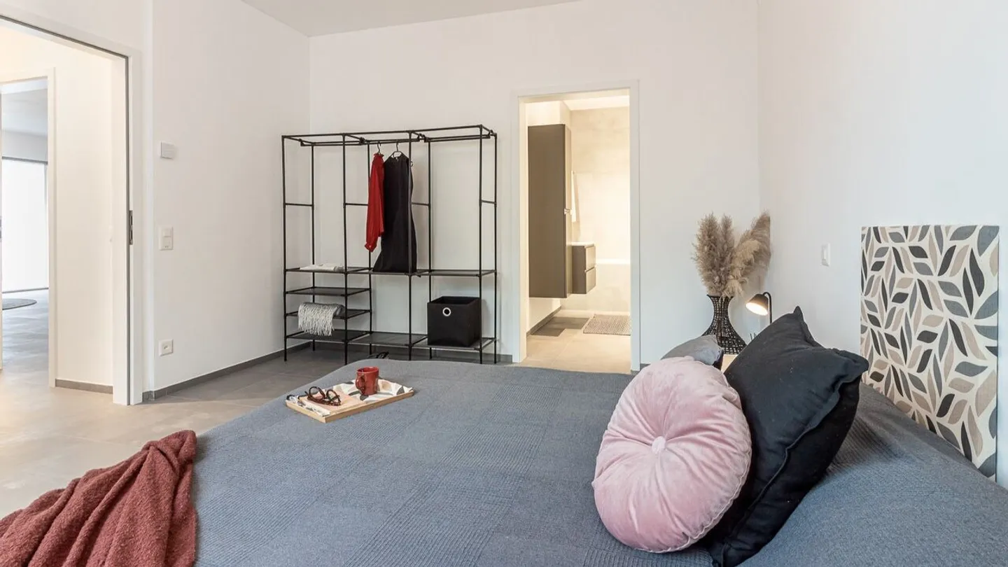 Moderne und ruhige Räume - 3.5 Zimmer in einer exklusiven Residenz am Stadtrand   | Spazi Moderni e Sereni - 3.5 Locali in Residenza Esclusiva ai Confini della Città - Foto 12 von 13