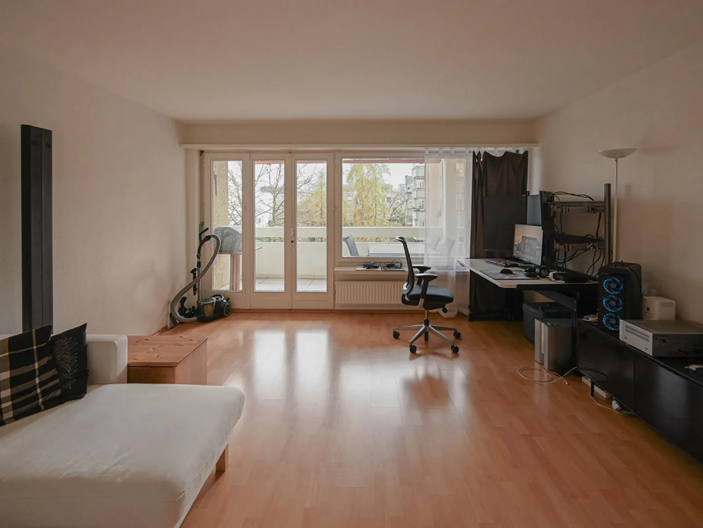 Vivere vicino alla città – Vita nel verde | Appartamento 2.5 locali a Zurigo-Albisrieden - Foto 3 di 9