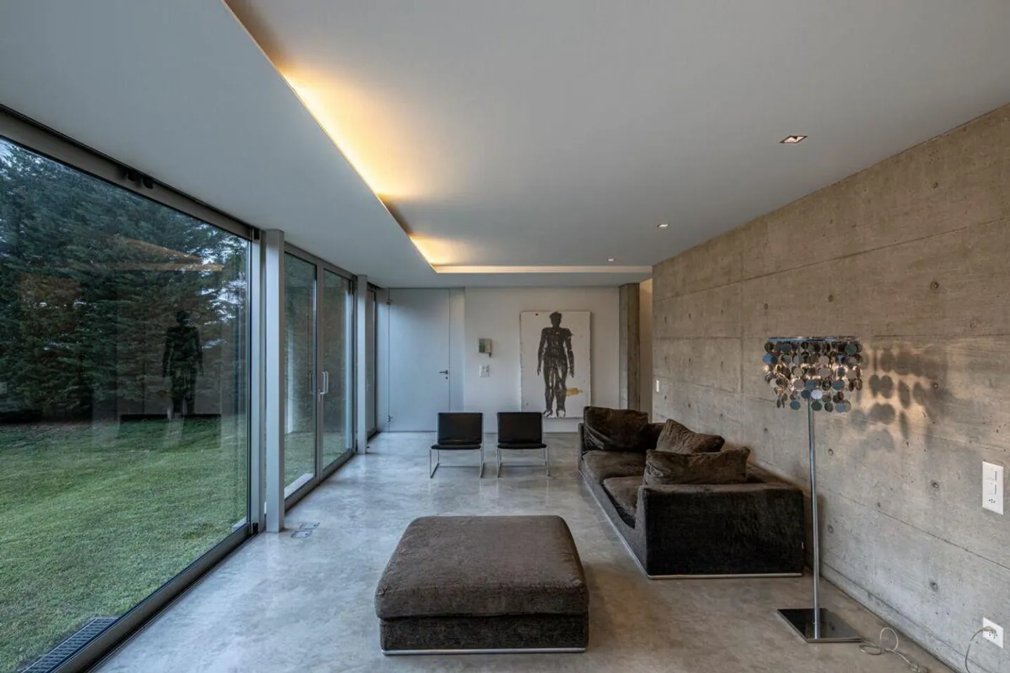 Moderna ed elegante villa con ampio giardino - Foto 5 di 10