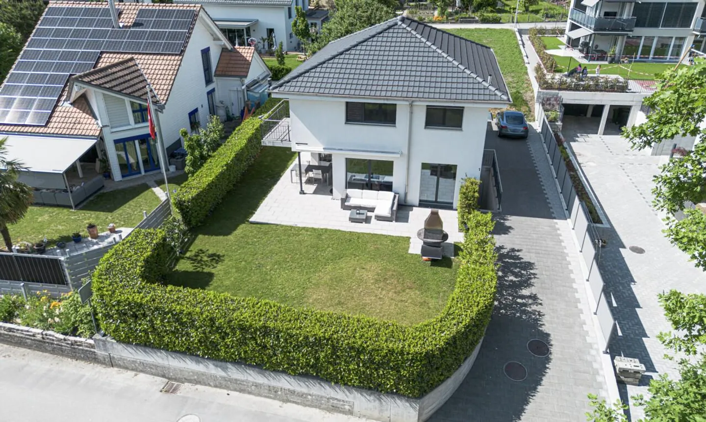 Moderne Familienhaus in Meinisberg - Foto 1 von 11