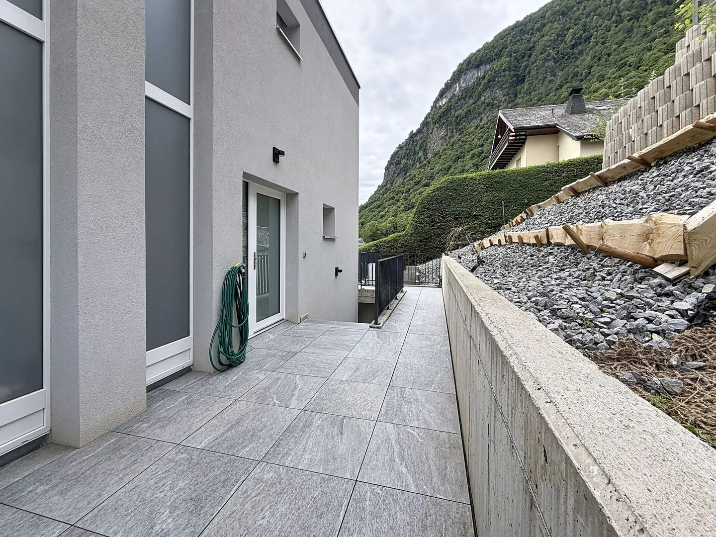 Villa contemporaine à Vouvry - Photo 2 sur 27