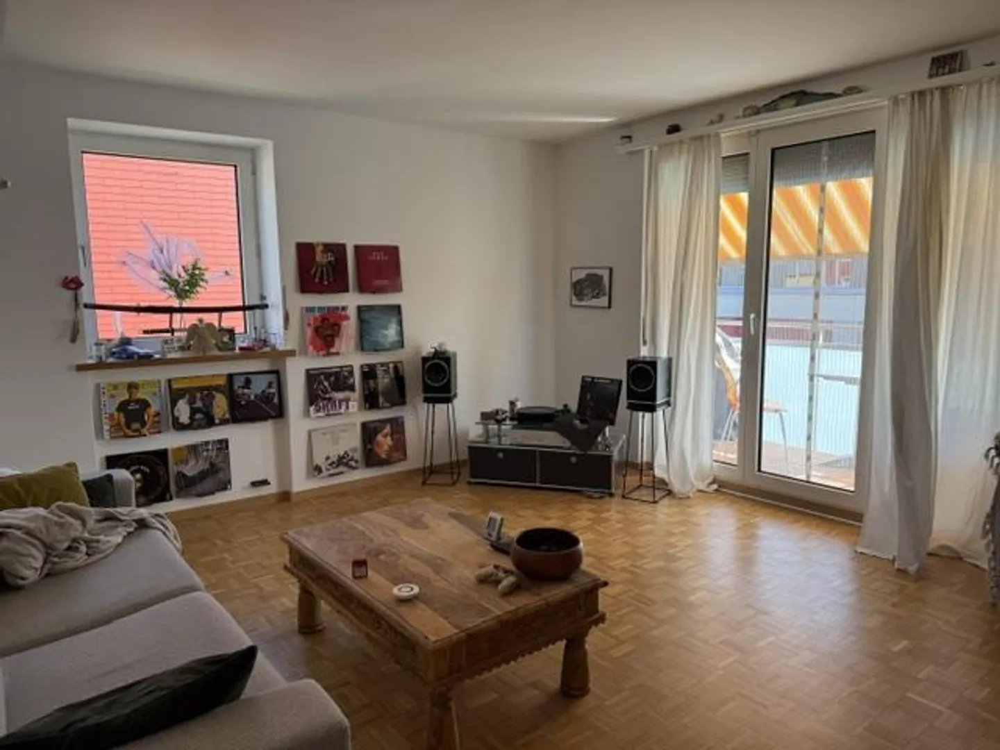 Luminoso appartamento di 3,5 stanze con balcone - Foto 3 di 14