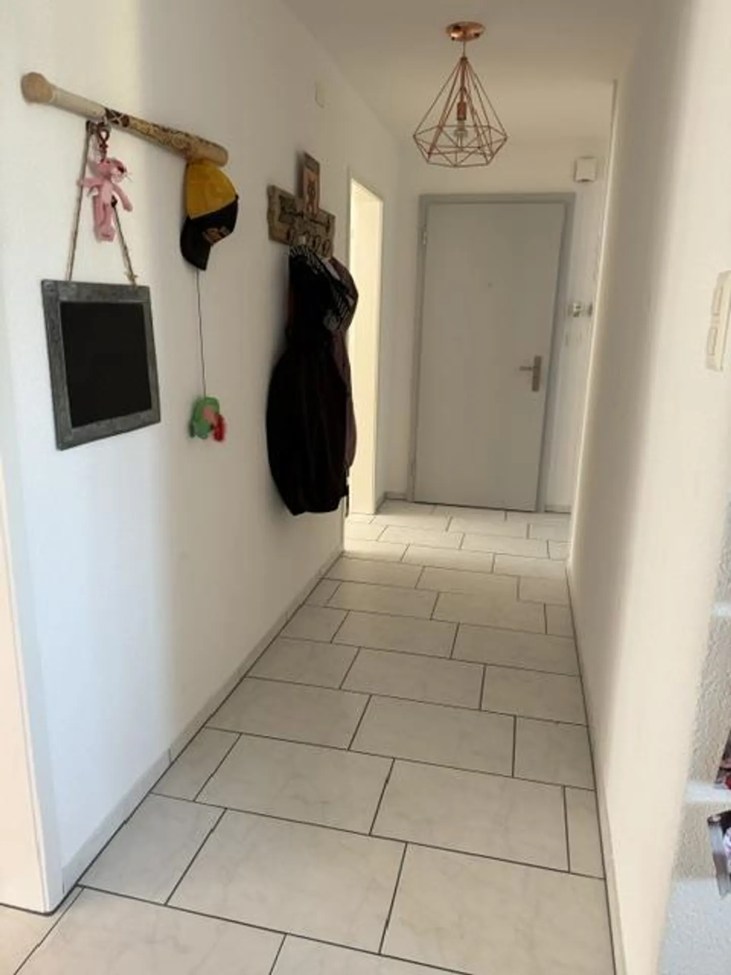 Luminoso appartamento di 3,5 stanze con balcone - Foto 9 di 14