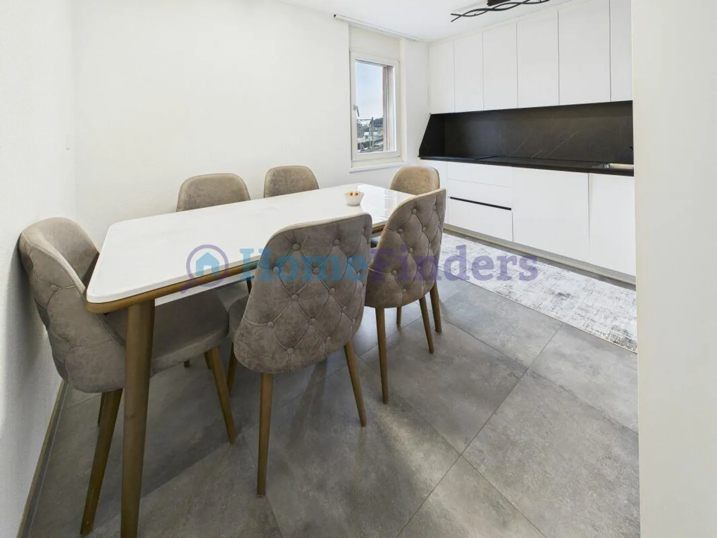 SPAZIOSO ADATTO PER FAMIGLIE - FRESCO E RINNOVATO MODERNAMENTE! - Foto 6 di 11