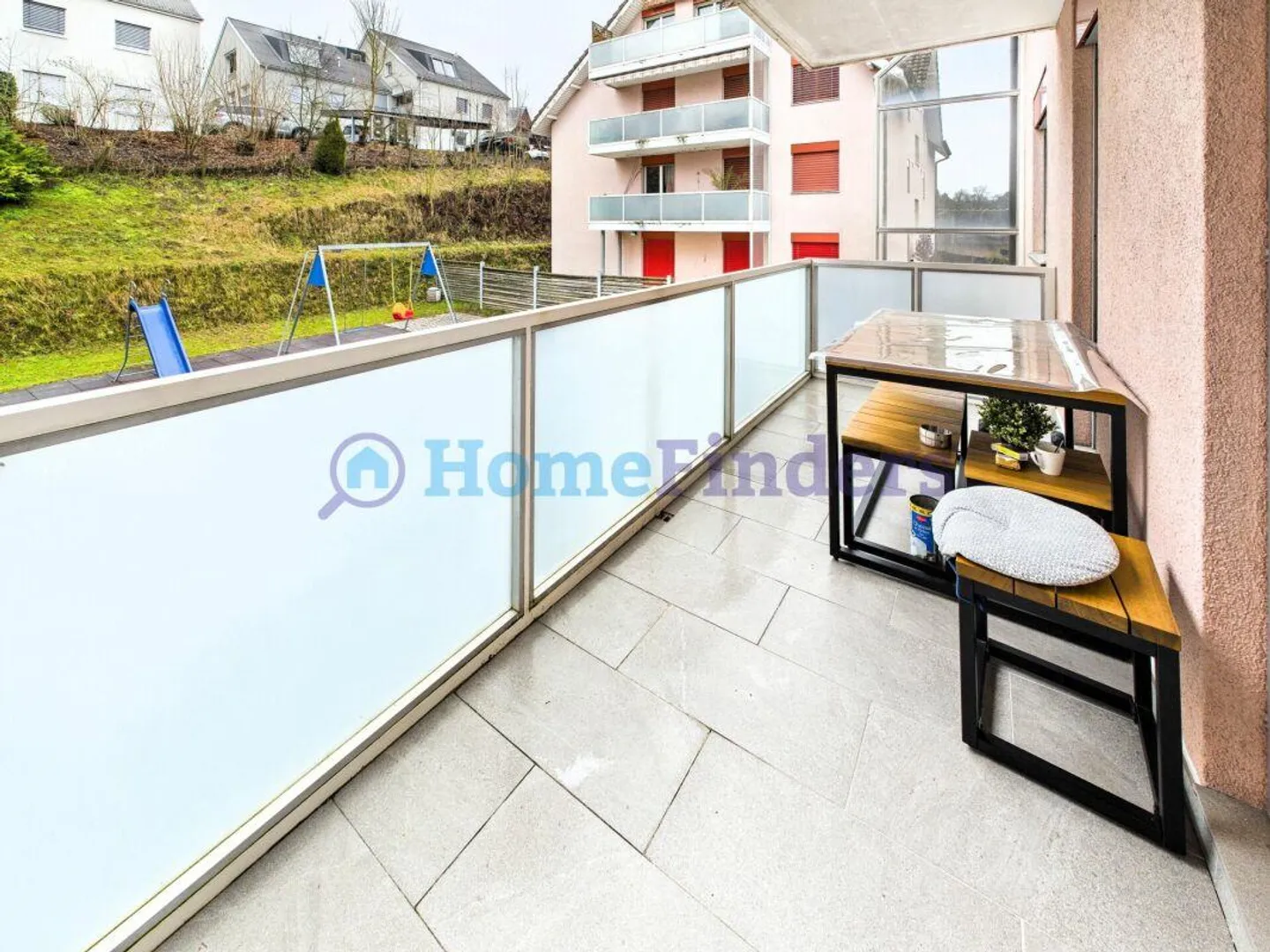 SPAZIOSO ADATTO PER FAMIGLIE - FRESCO E RINNOVATO MODERNAMENTE! - Foto 2 di 11