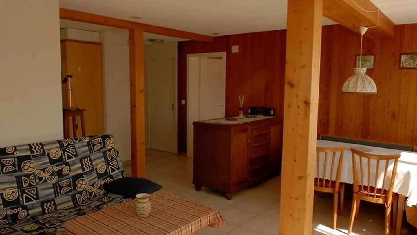 Sonnige möblierte Wohnung - Foto 2 von 8