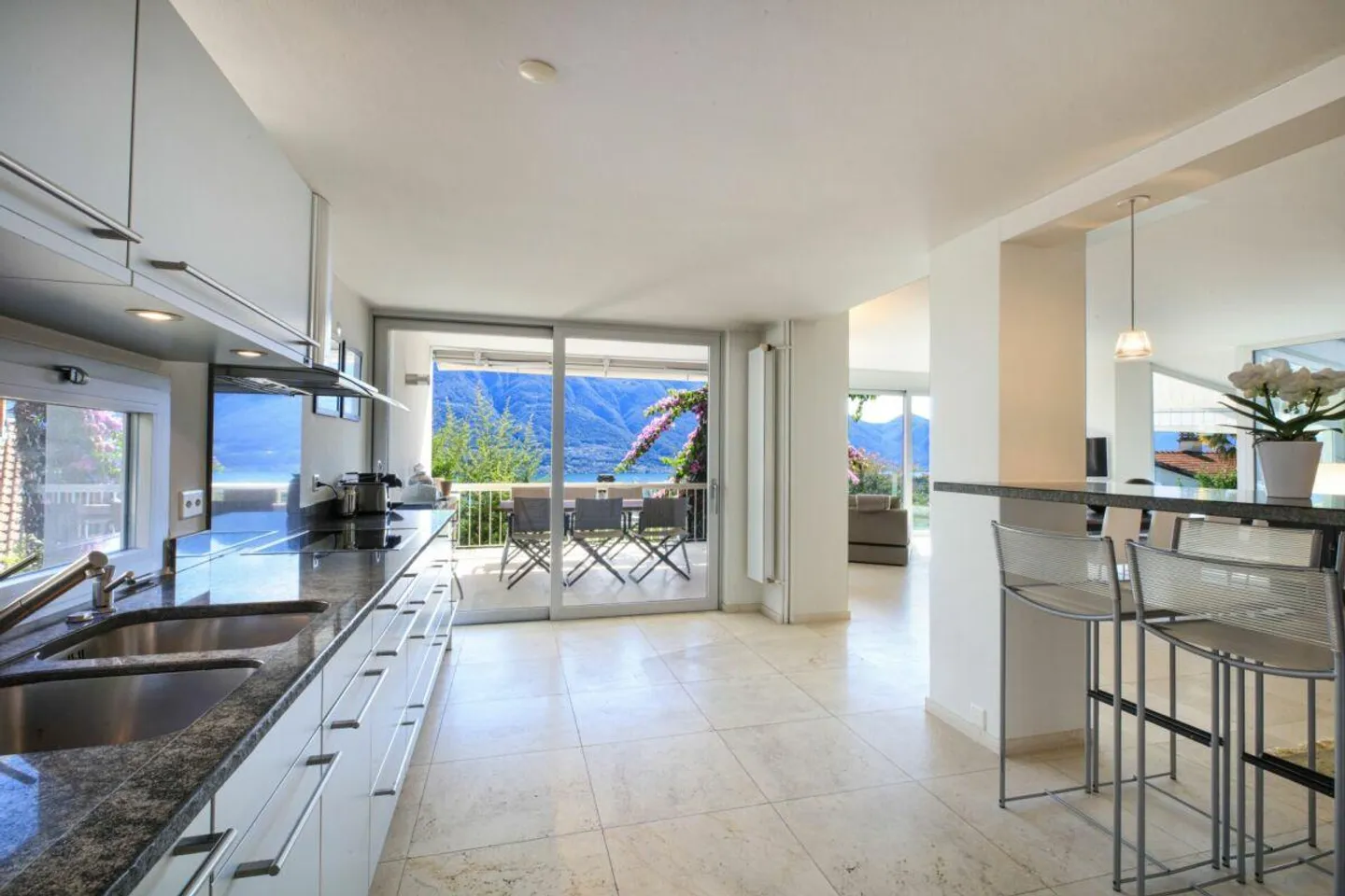 ORSELINA - Villa prestigieuse dans un style design, signée par le célèbre architecte Pisenti - Photo 6 sur 29