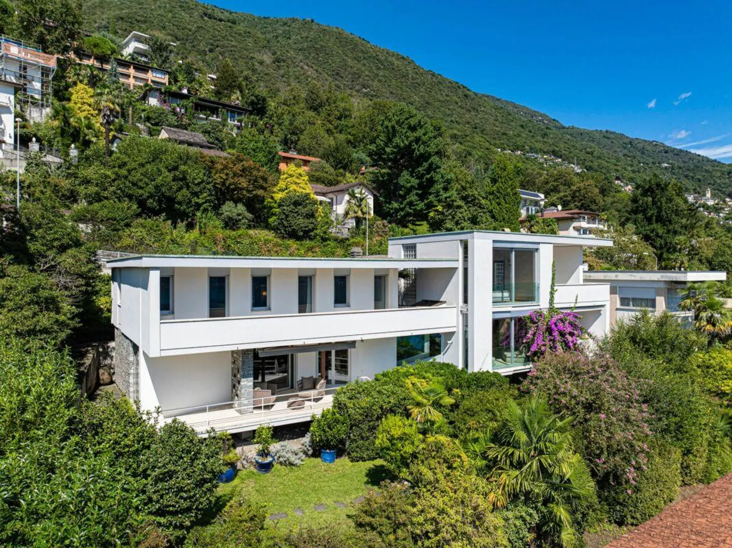 ORSELINA - Villa prestigieuse dans un style design, signée par le célèbre architecte Pisenti - Photo 28 sur 29