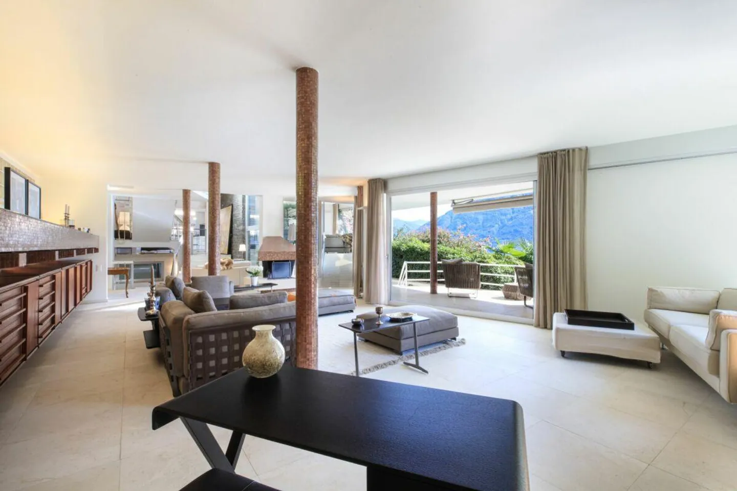 ORSELINA - Villa prestigieuse dans un style design, signée par le célèbre architecte Pisenti - Photo 13 sur 29