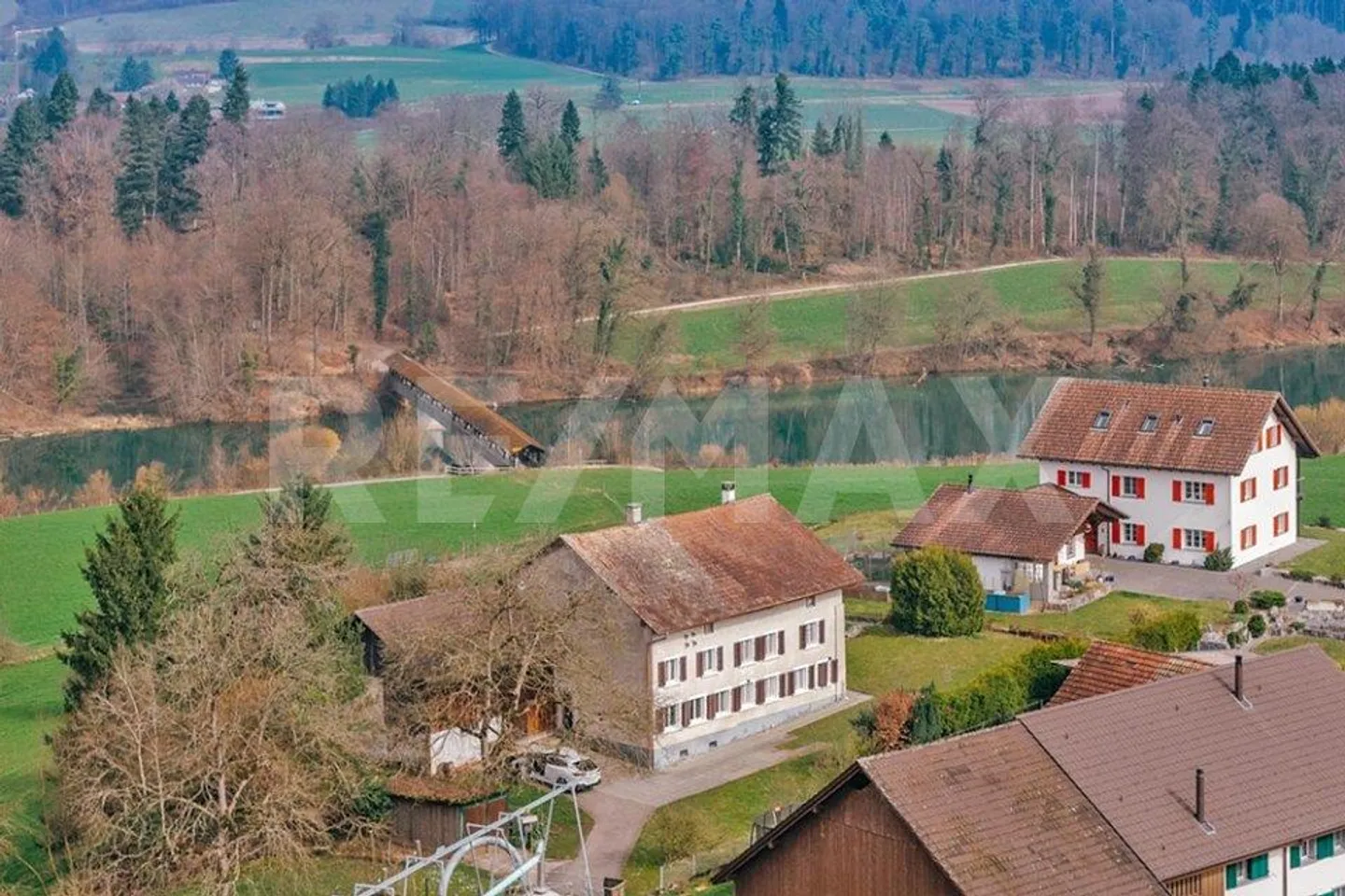 Neither Fish nor Fowl - a special property - Photo 1 of 11