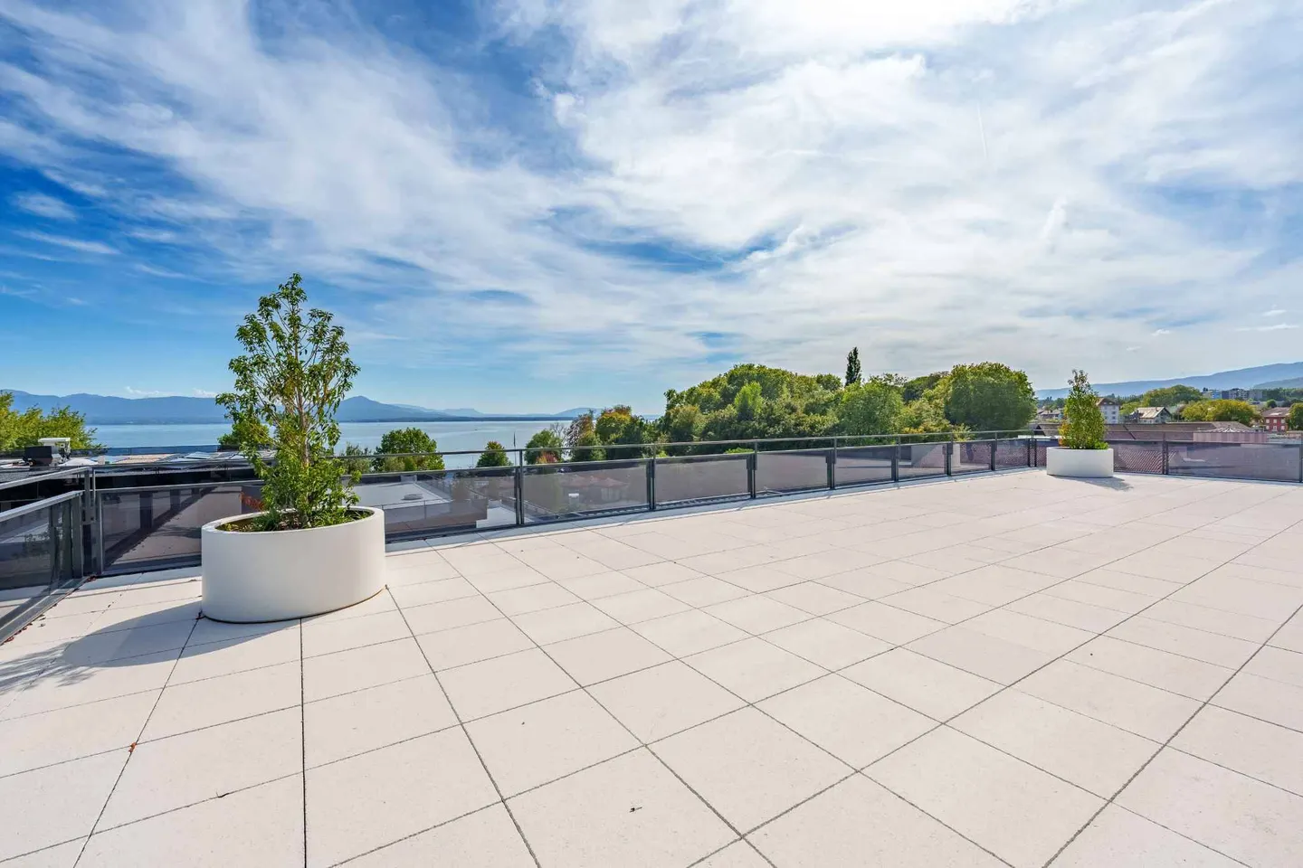Magnificent new penthouse of 5.5 rooms Exclusive 360 Rooftop - Photo 3 of 13