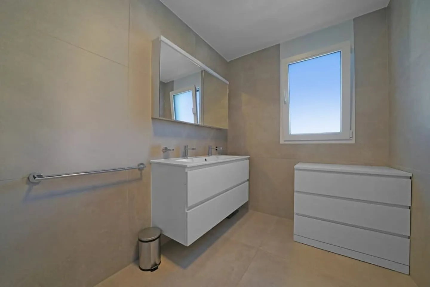 Duplex moderno con vista - Foto 12 di 13