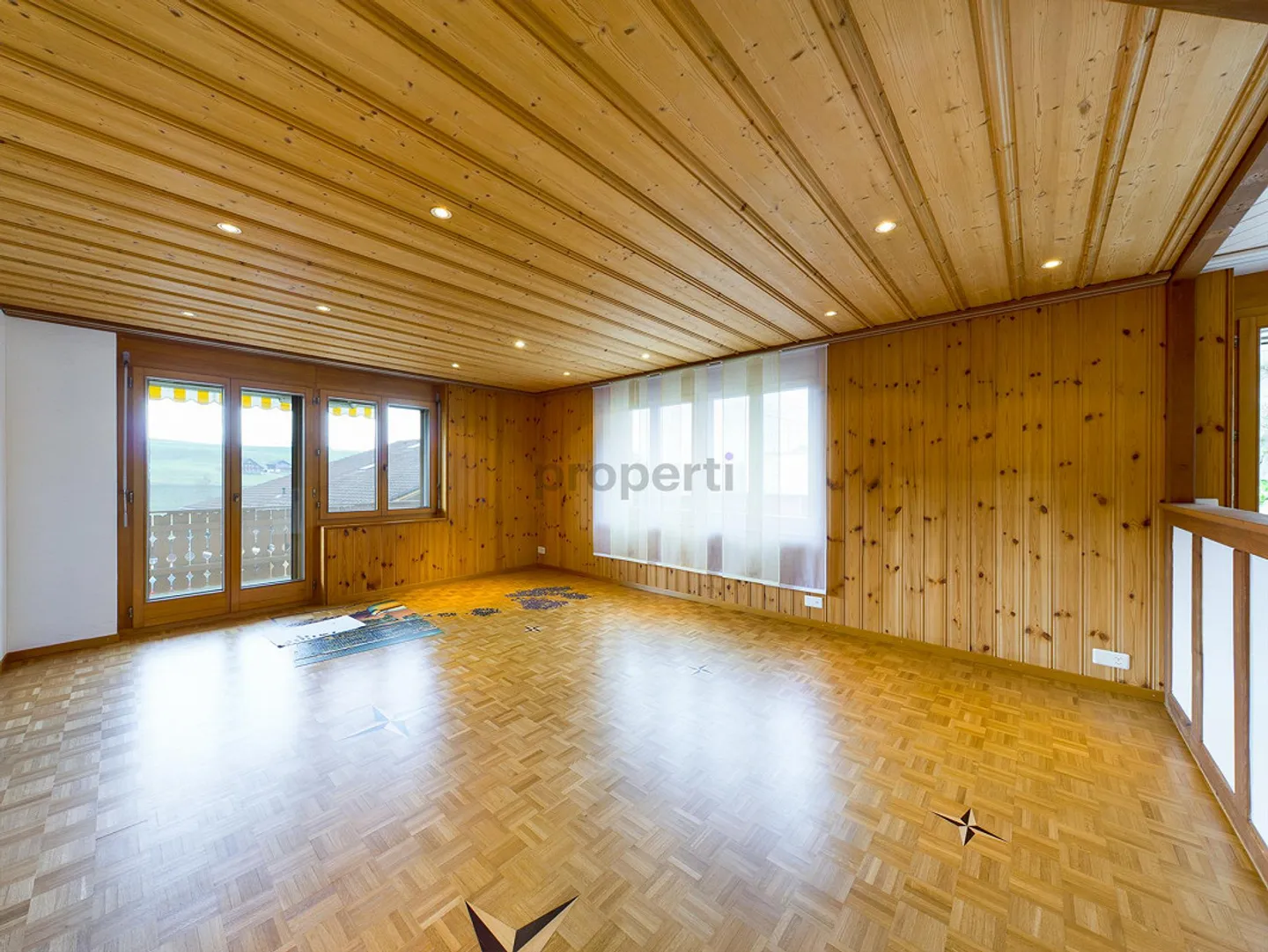 Ampio appartamento di 5,5 stanze con balcone a Sarnen - Foto 1 di 11