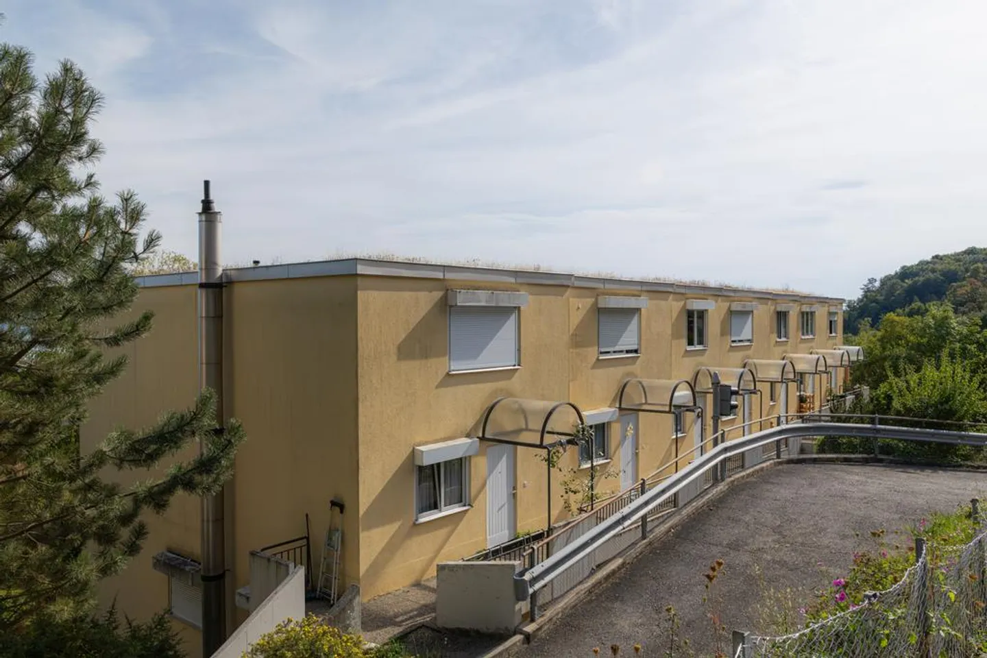 Appartement Charmant avec Vue sur le Lac - Photo 2 sur 12