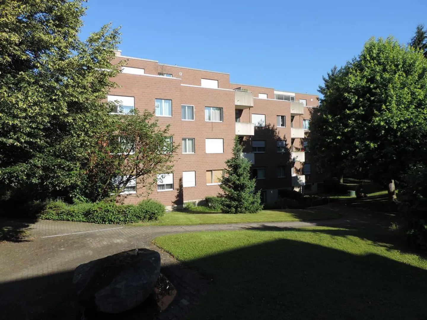 Attraktive 3.5-Zimmerwohnung ruhige Lage in Bottmingen - Foto 2 von 9