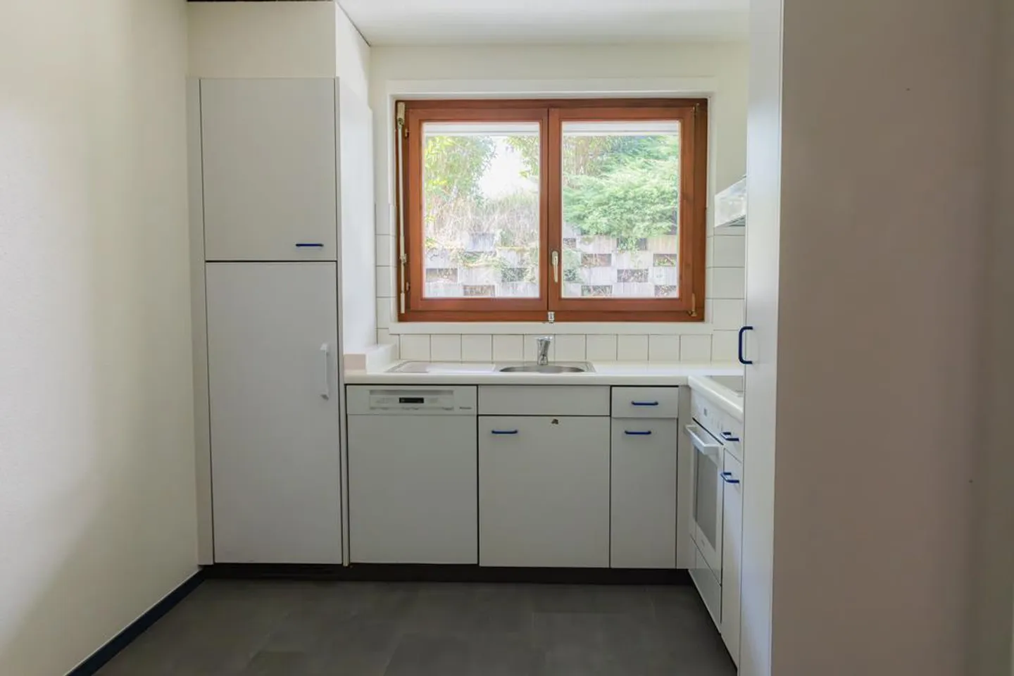 Appartement Charmant avec Vue sur le Lac - Photo 5 sur 12