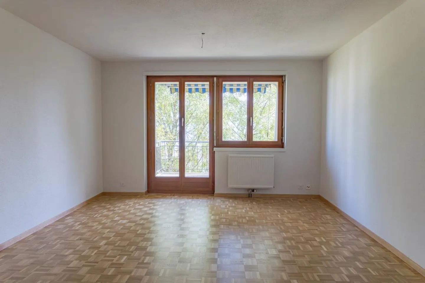 Appartement Charmant avec Vue sur le Lac - Photo 8 sur 12