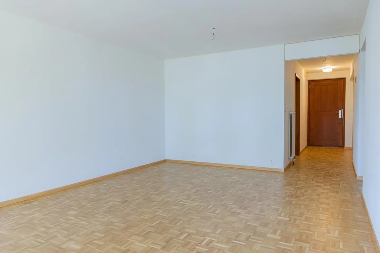 Appartement Charmant avec Vue sur le Lac - Photo 9 sur 12