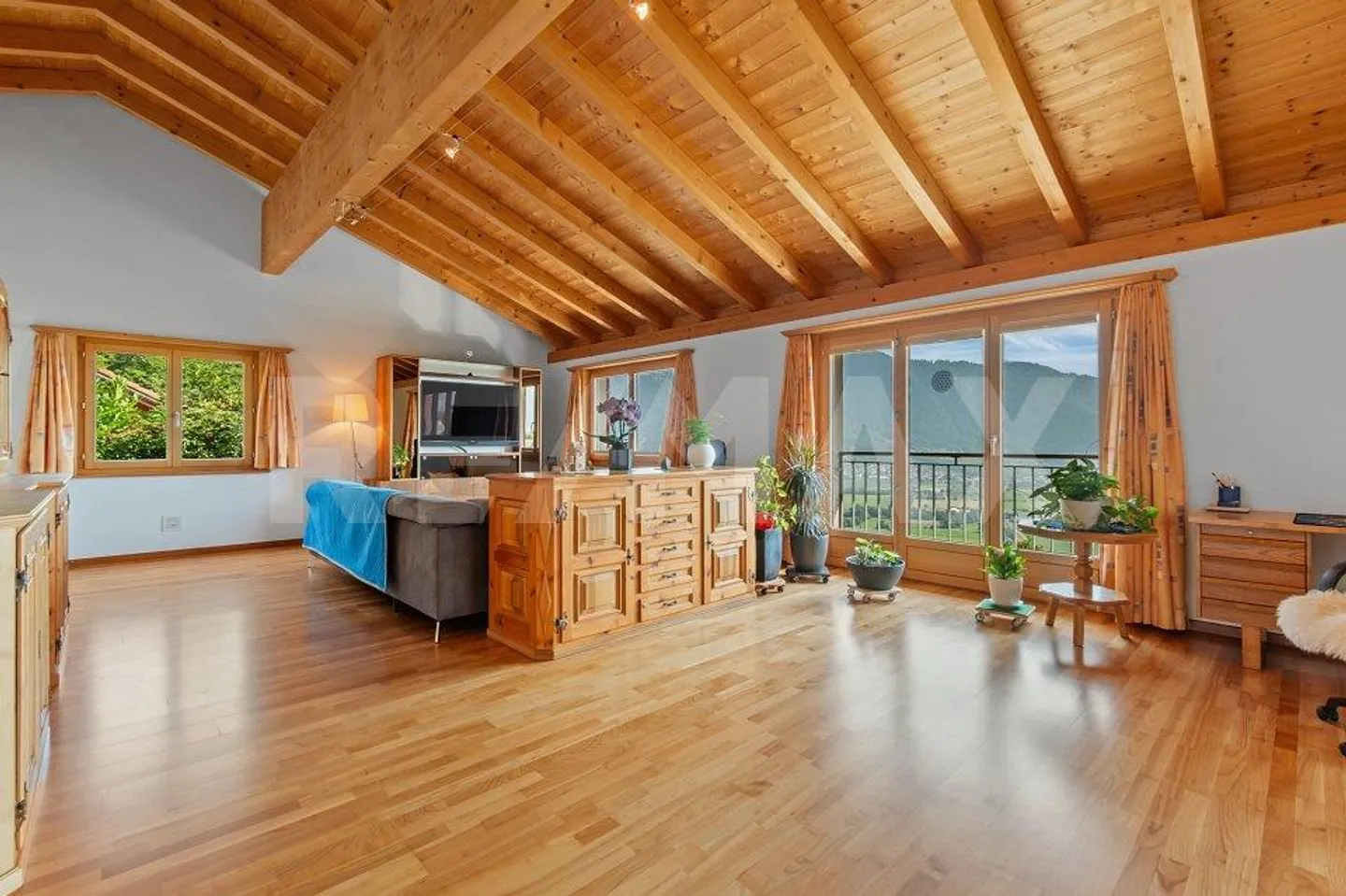 Spacious 6½-room maisonette apartment with garden and beautiful view - Photo 2 of 13