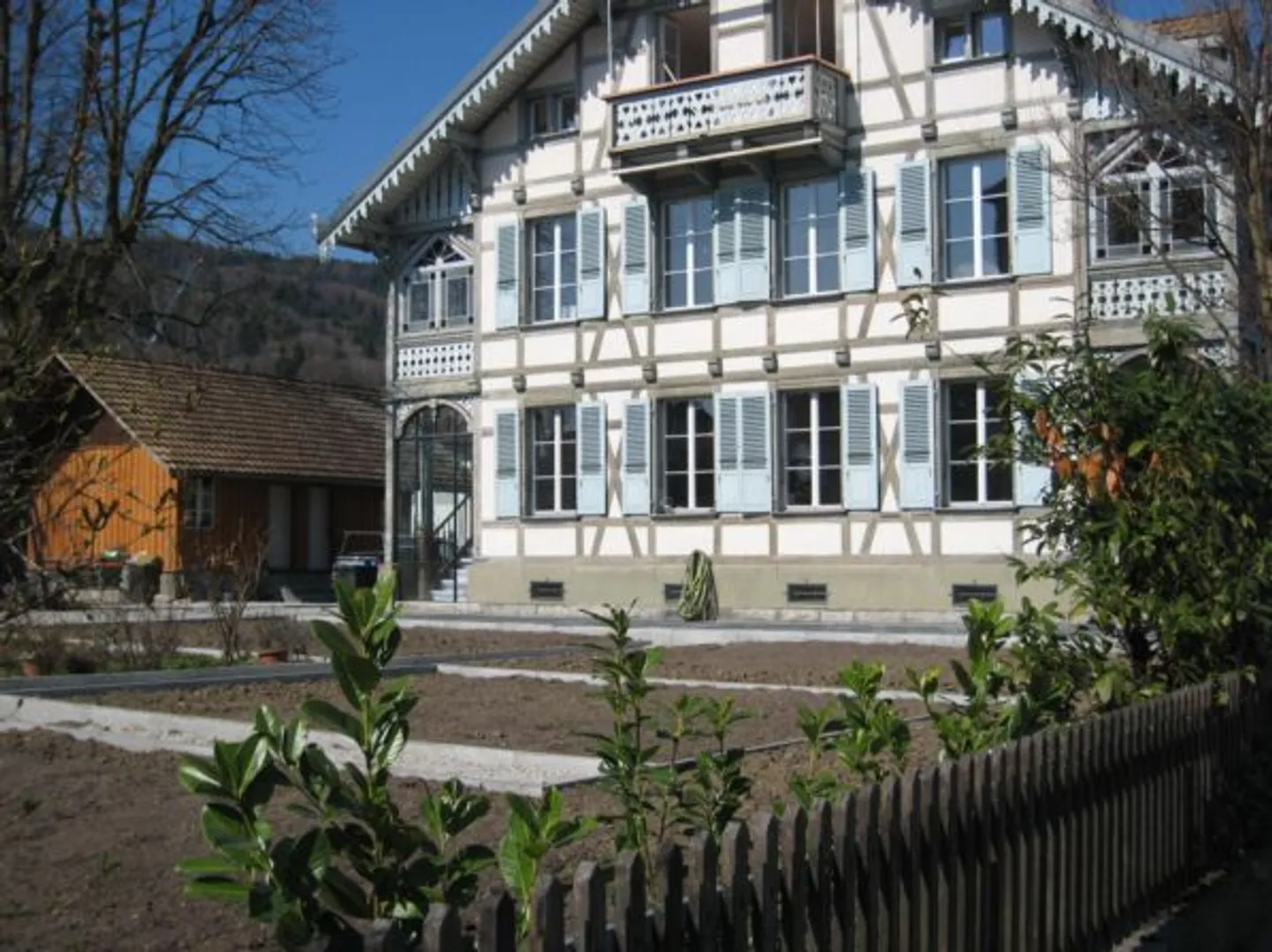 Appartamento affascinante con 3 camere in edificio storico a Belp - Foto 2 di 34