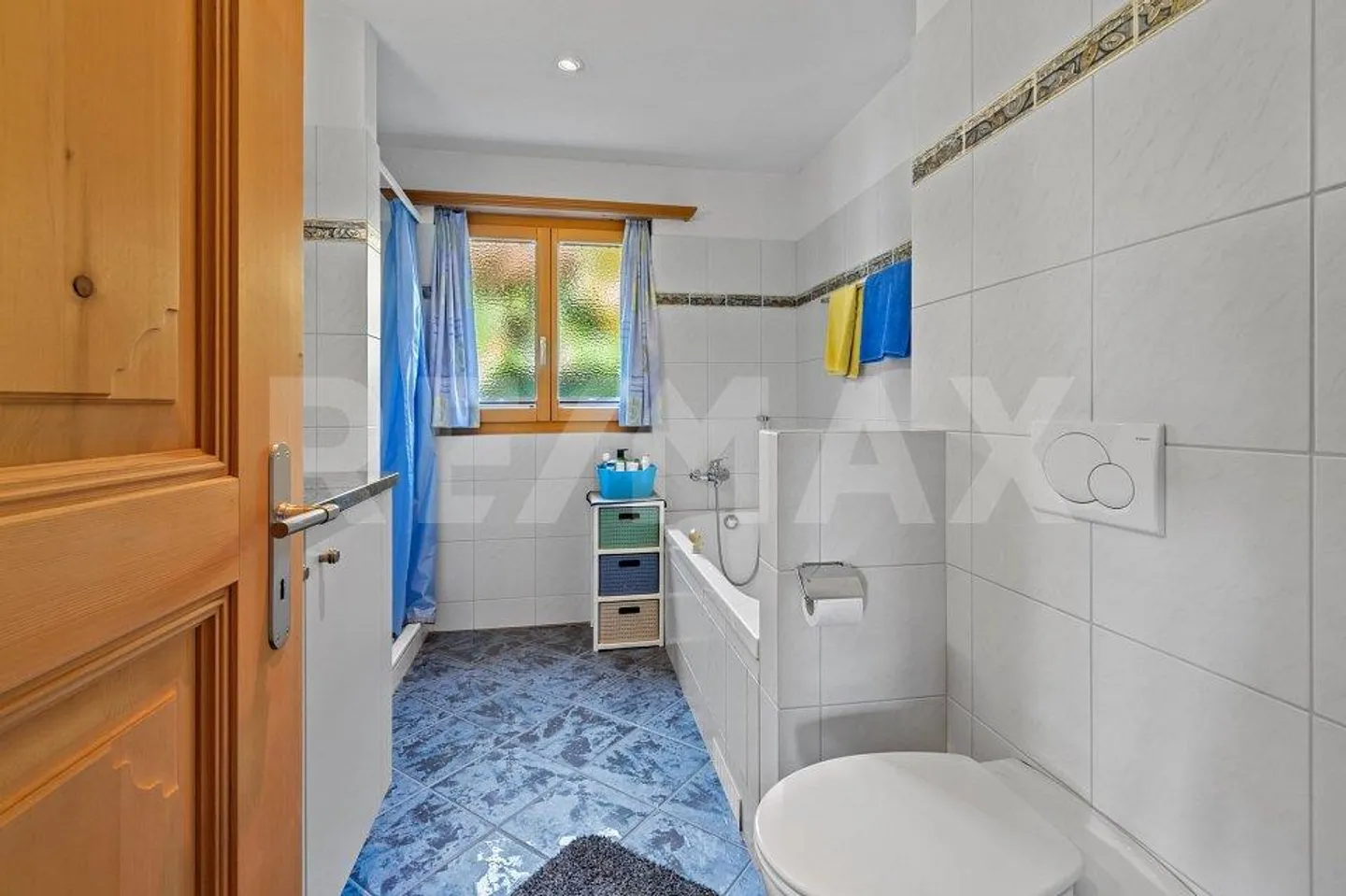 Spacious 6½-room maisonette apartment with garden and beautiful view - Photo 8 of 13