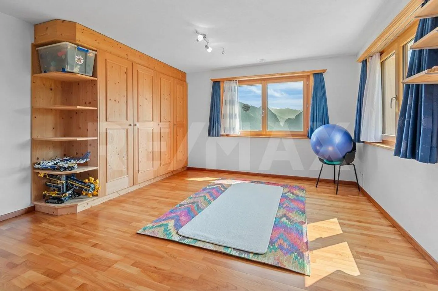 Spacious 6½-room maisonette apartment with garden and beautiful view - Photo 10 of 13