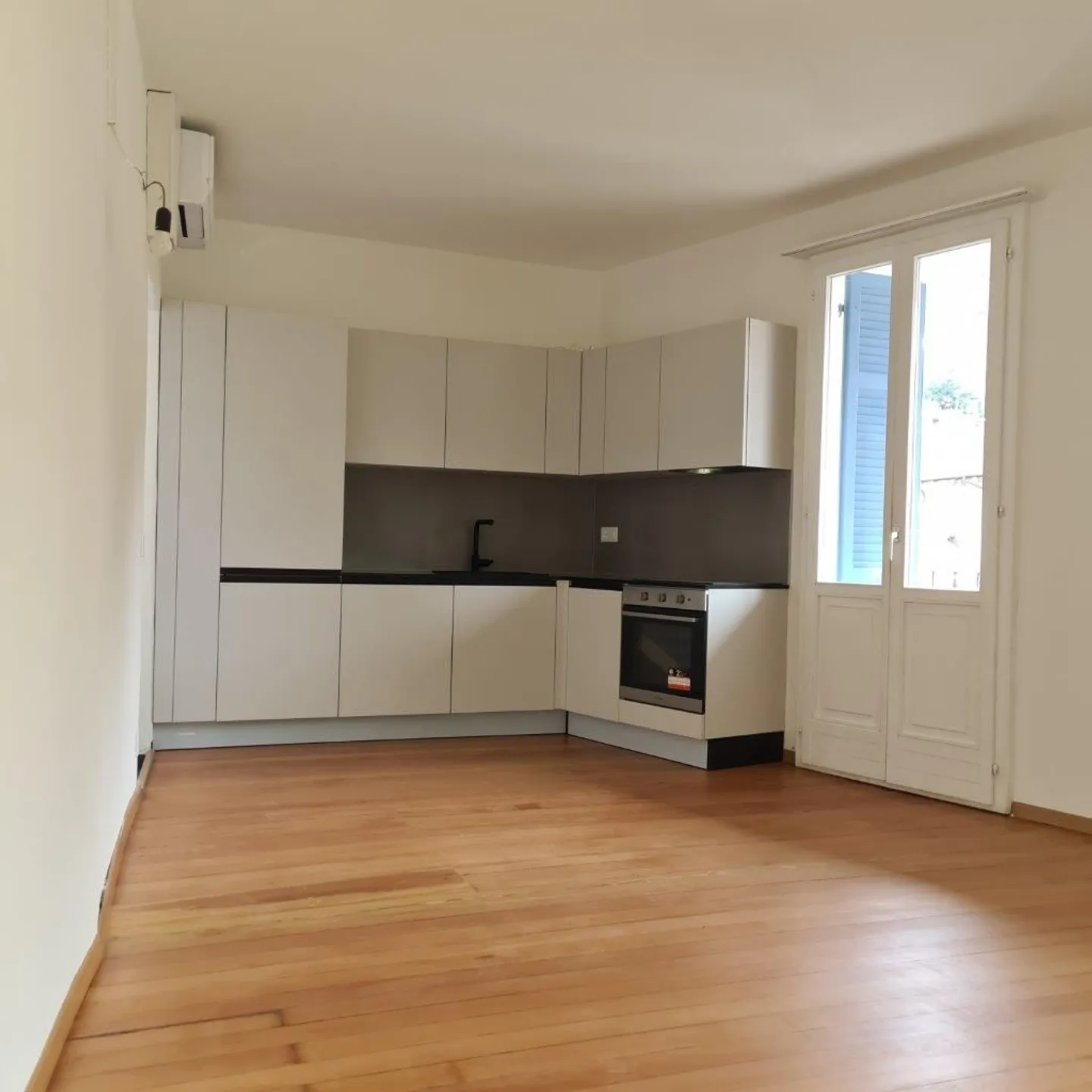 3-Room Duplex Apartment in the Heart of the Old Town - Photo 4 of 7