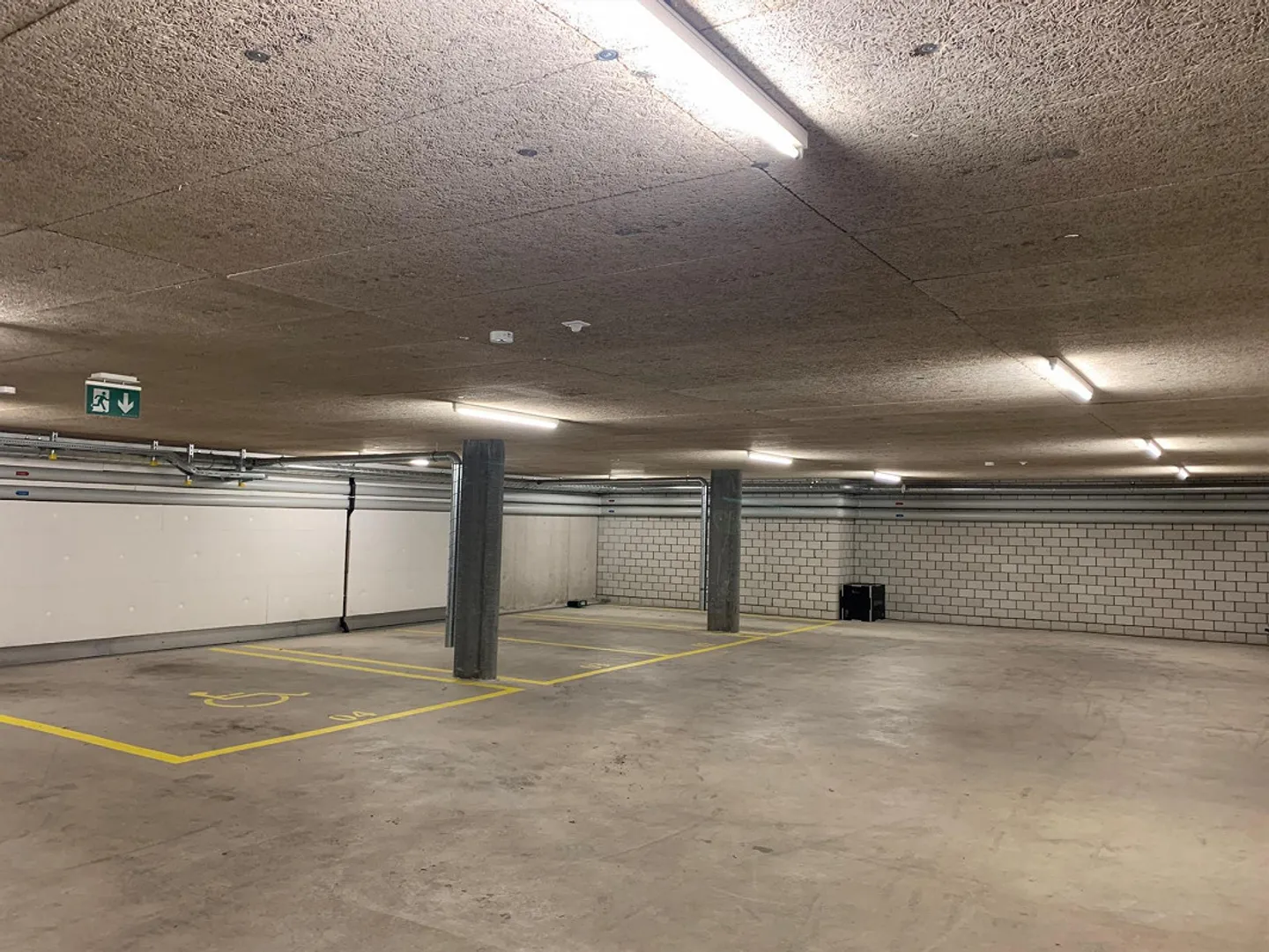 Place de parking près de la gare centrale de Zurich - Photo 2 sur 2