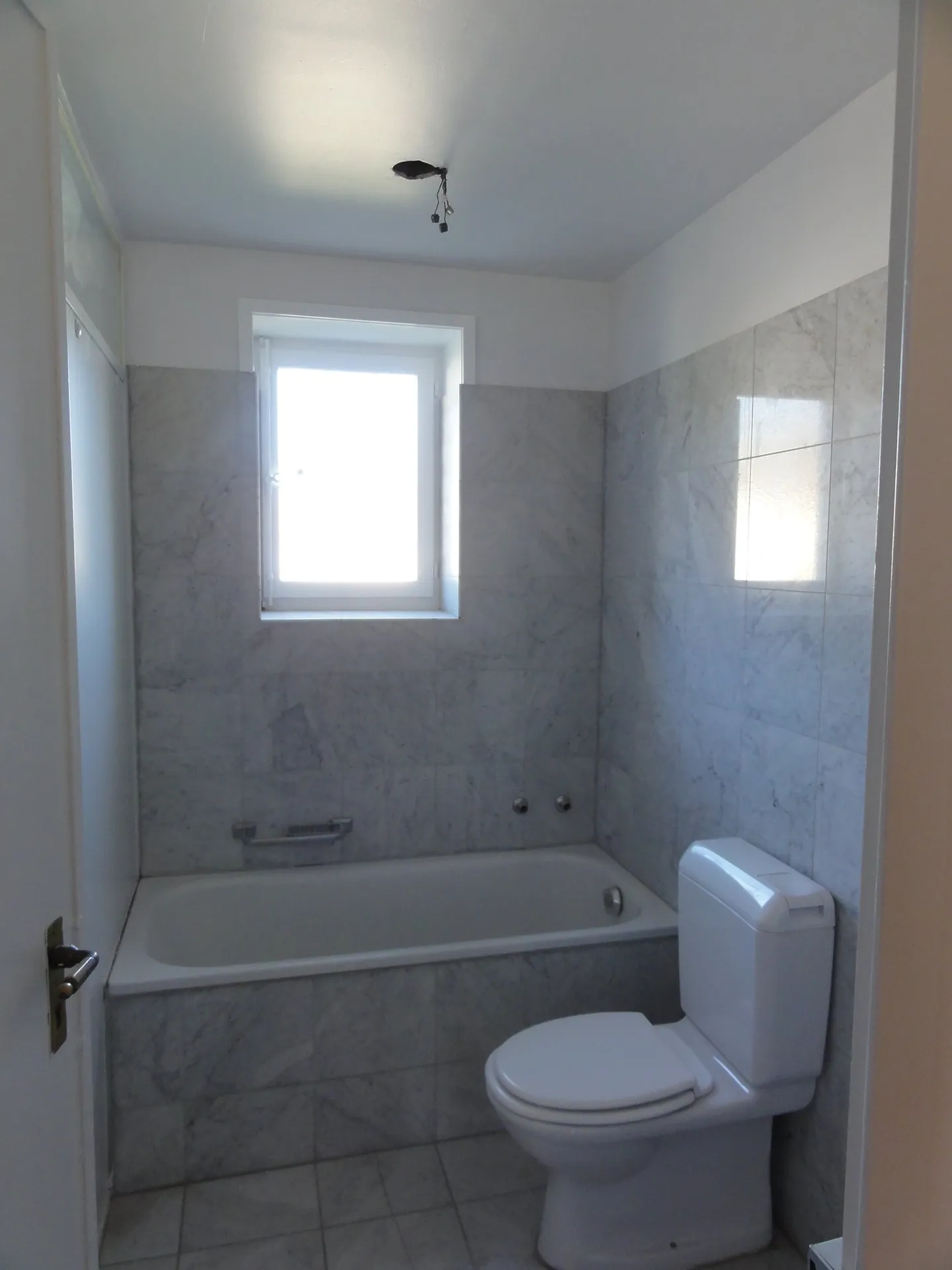 Appartamento affascinante con 3 camere in edificio storico a Belp - Foto 26 di 34