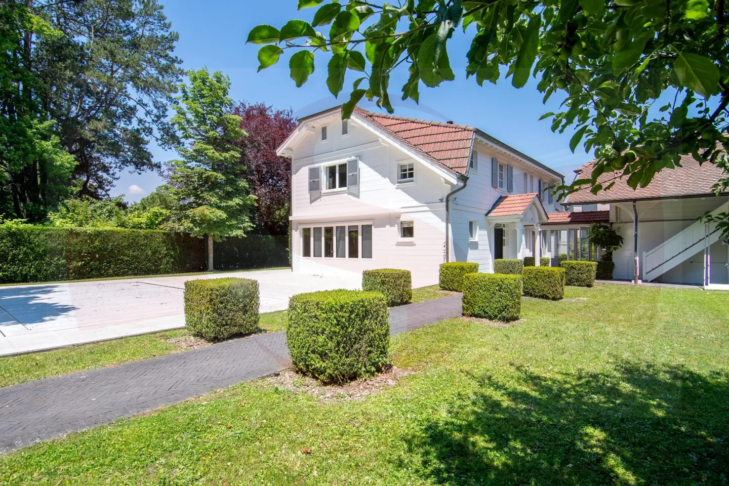 Belle maison individuelle entièrement rénovée - Photo 2 sur 15